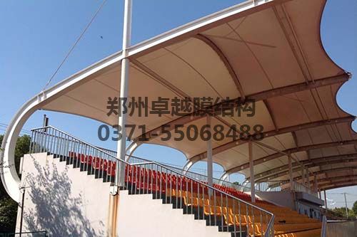 膜布、附件及鋼索安裝